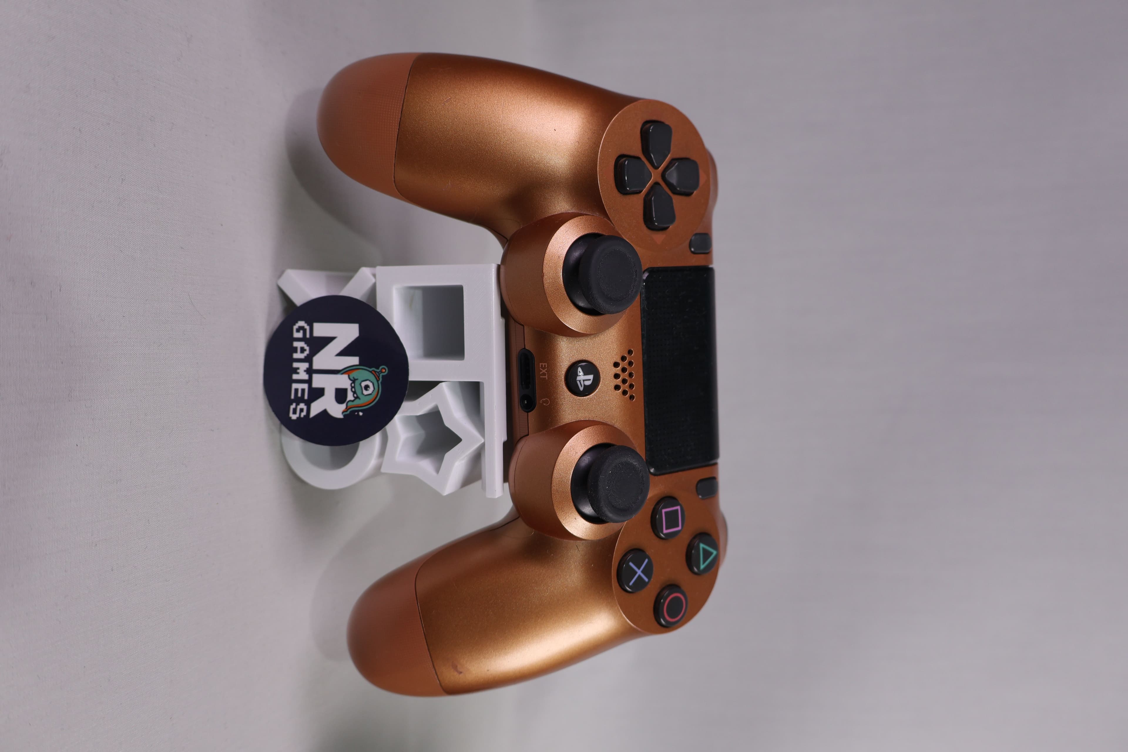 PS4 PRO - 1TB — фотографија 4