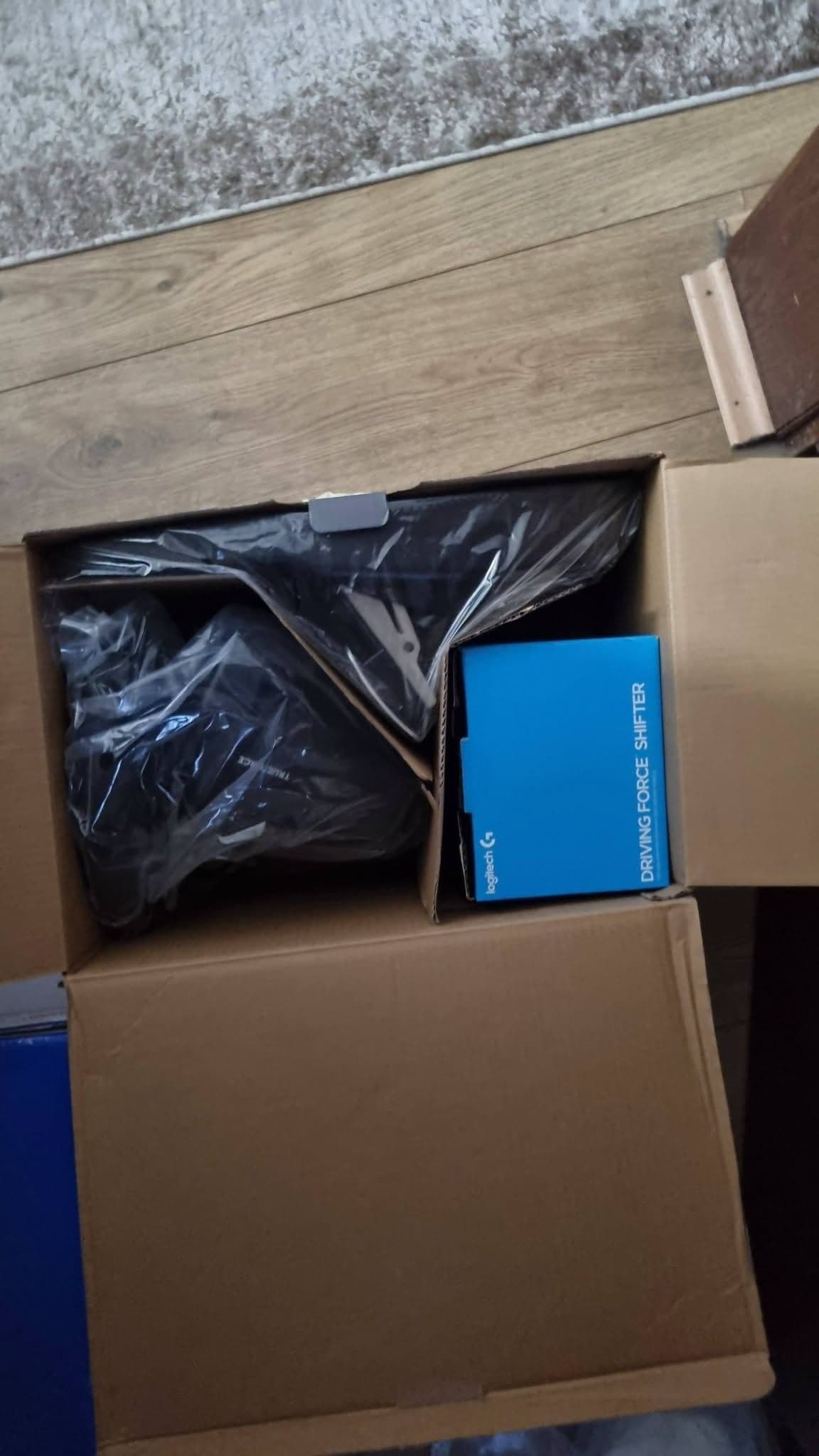 Logitech G923 + Shifter — фотографија 4