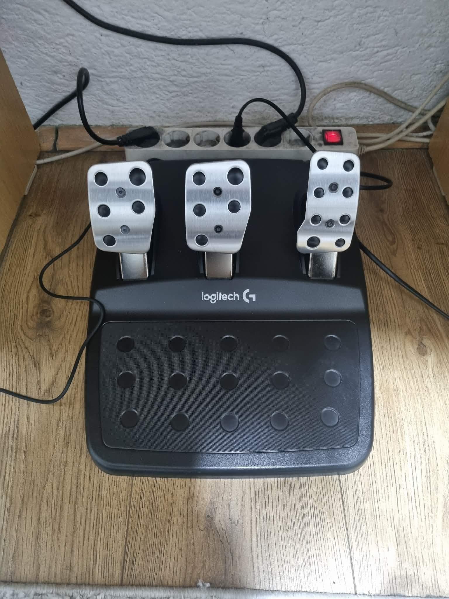 Logitech G923 (Xbox) — фотографија 3