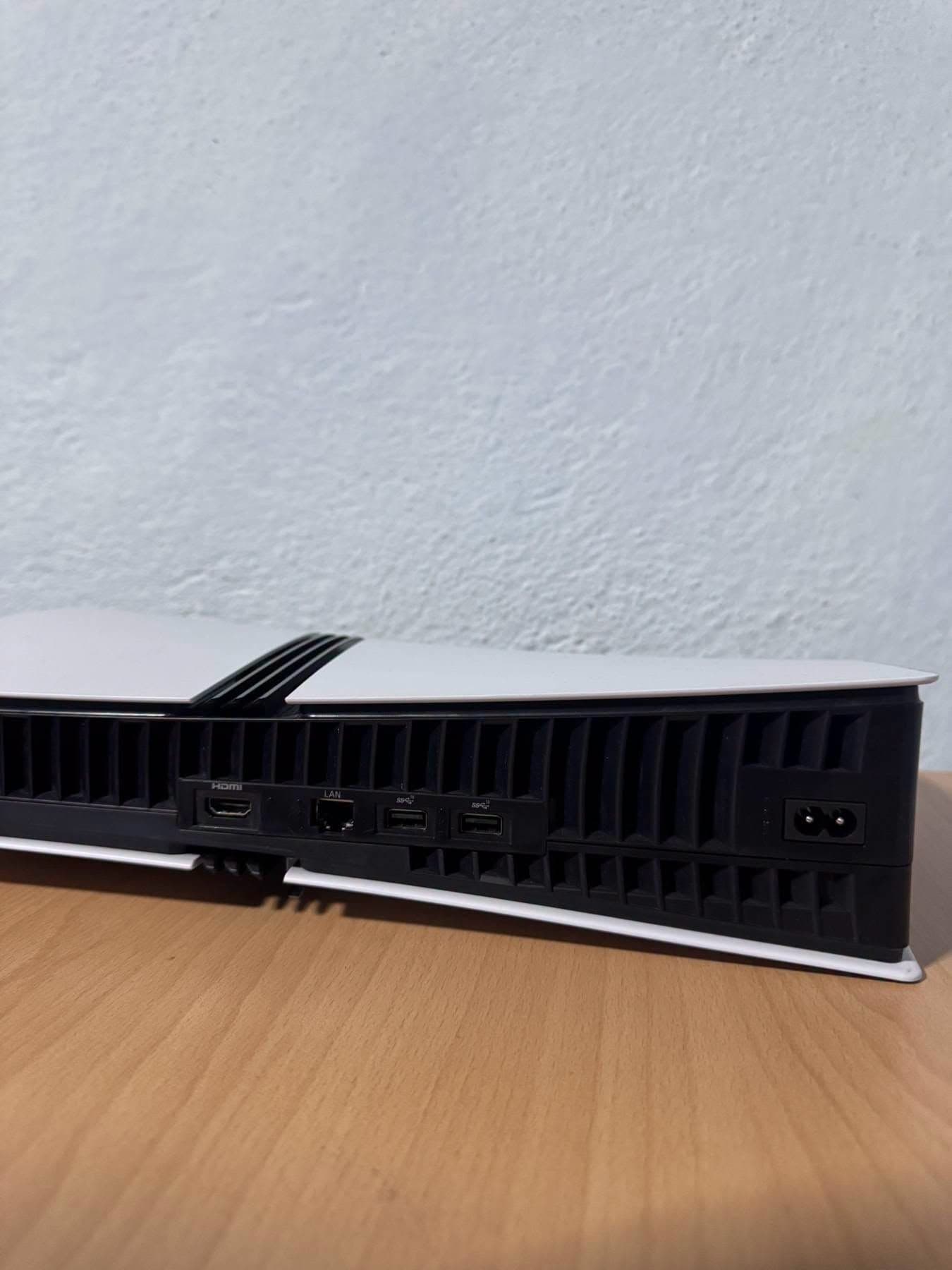 PS5 Pro 2TB — фотографија 5